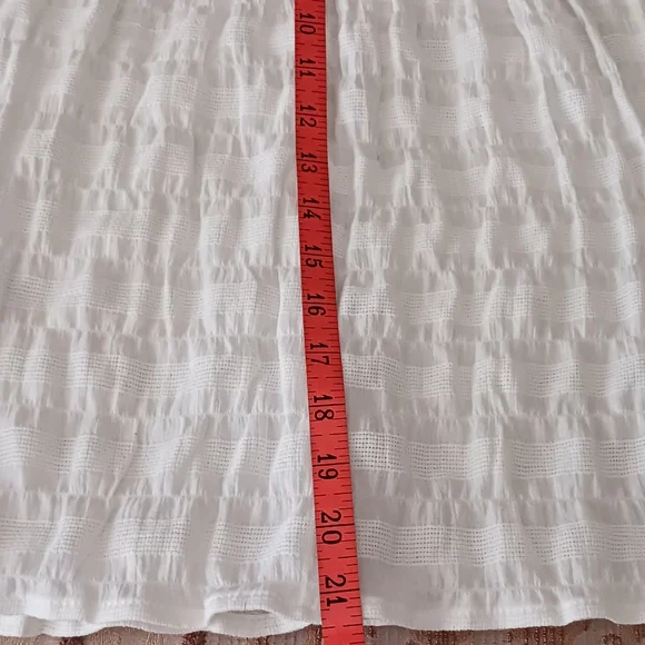 LIV Los Angeles Ruffle Sleeve Blouse. NWT White M - Picture 9 of 10